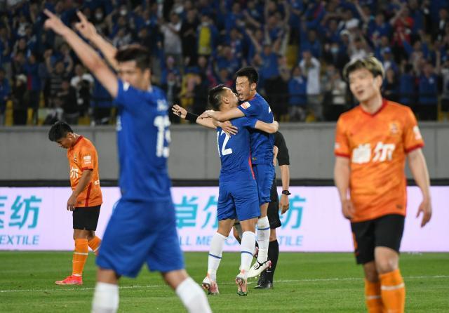 九游电脑版-两连胜后申花瞄准德比战 曾诚巴索戈或因伤缺席